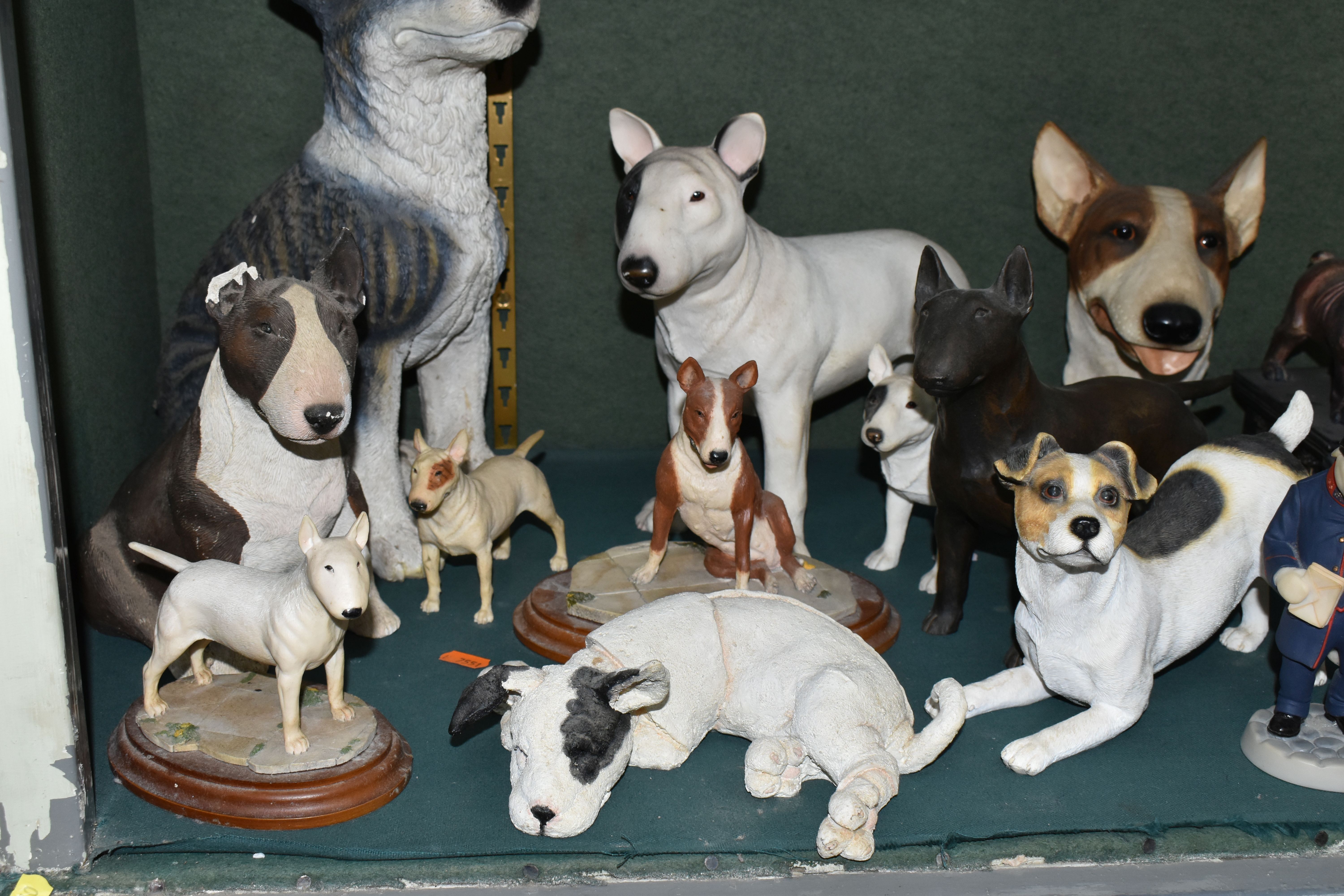 A GROUP OF DOG ORNAMENTS, fourteen pieces to include Robert Harrop Doggie People 'Bull Terrier - Image 5 of 8