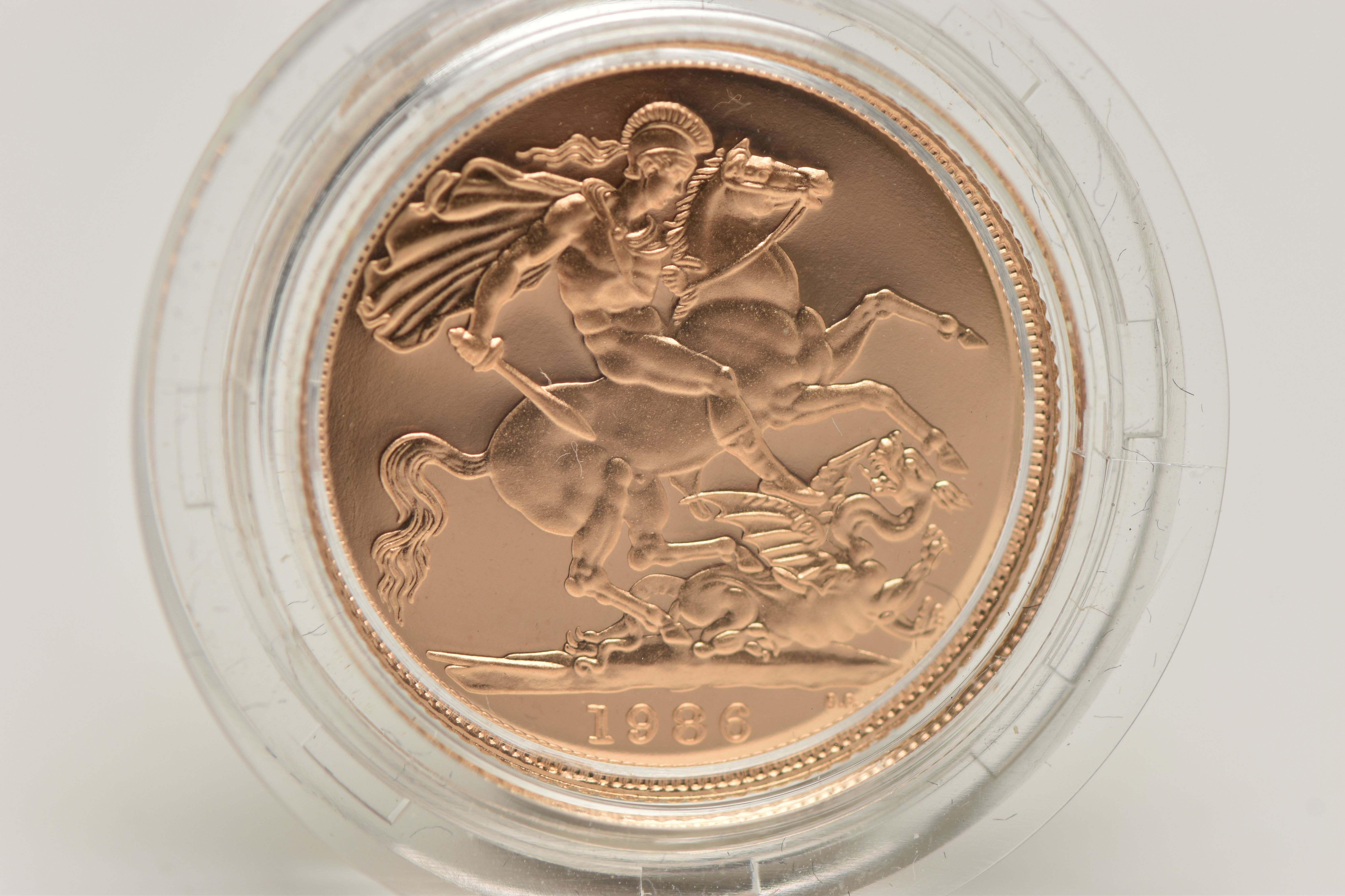 ROYAL MINT FULL GOLD PROOF SOVEREIGN COIN QUEEN ELIZABETH II 1986, .916 fine, 7.98 gram, 22.05mm,