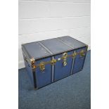 AN OVERPOND BLUE FINISH TRAVELING TRUNK, with a linen tray, width 91cm x depth 51cm x height 52cm (