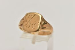 AN 18CT GOLD SIGNET RING, yellow gold square signet with tapered shoulders, hallmarked 18ct