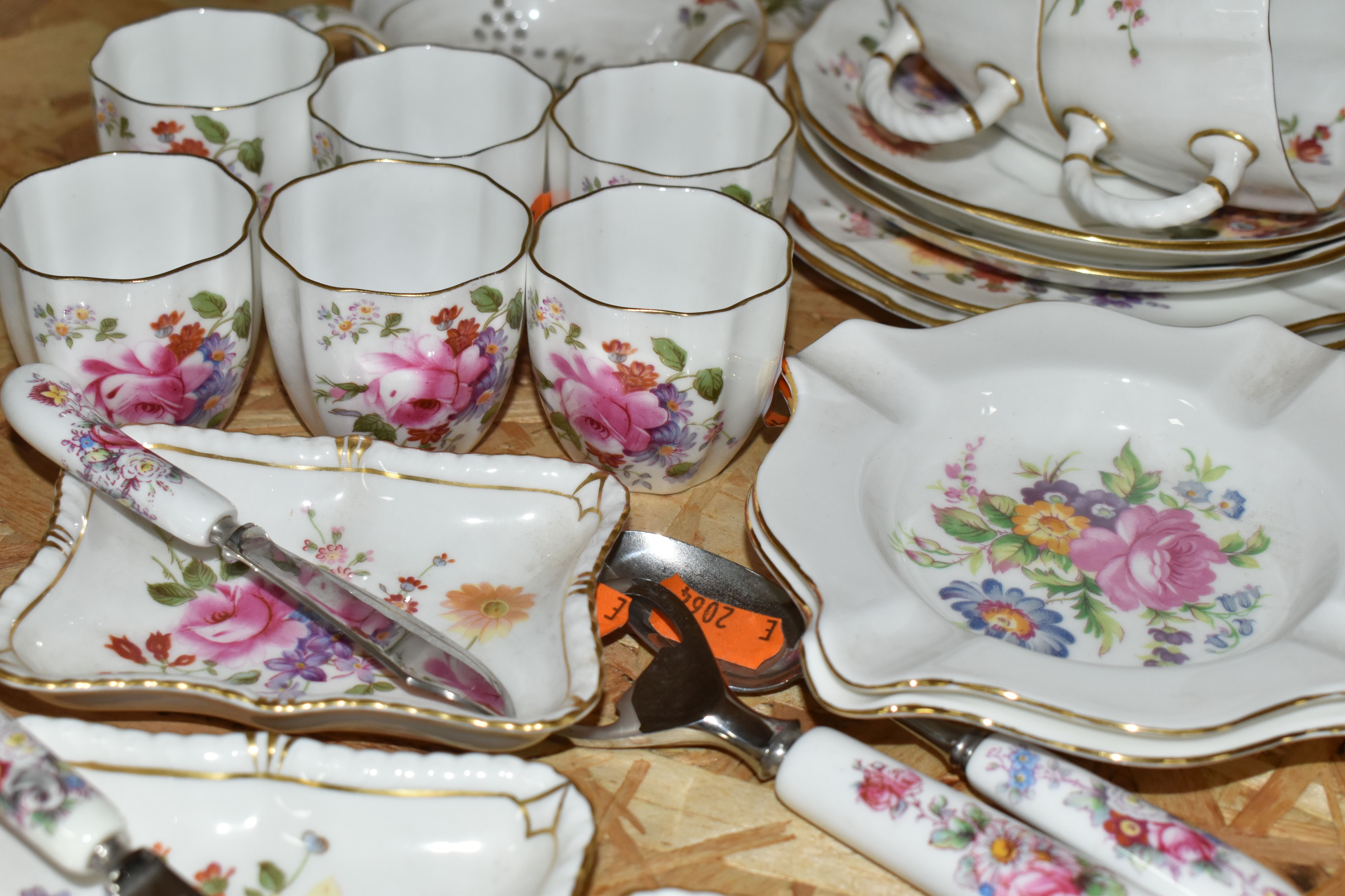 A COLLECTION OF ROYAL CROWN DERBY 'DERBY POSIES' PATTERN TEAWARE, comprising a boxed set of six - Image 7 of 9