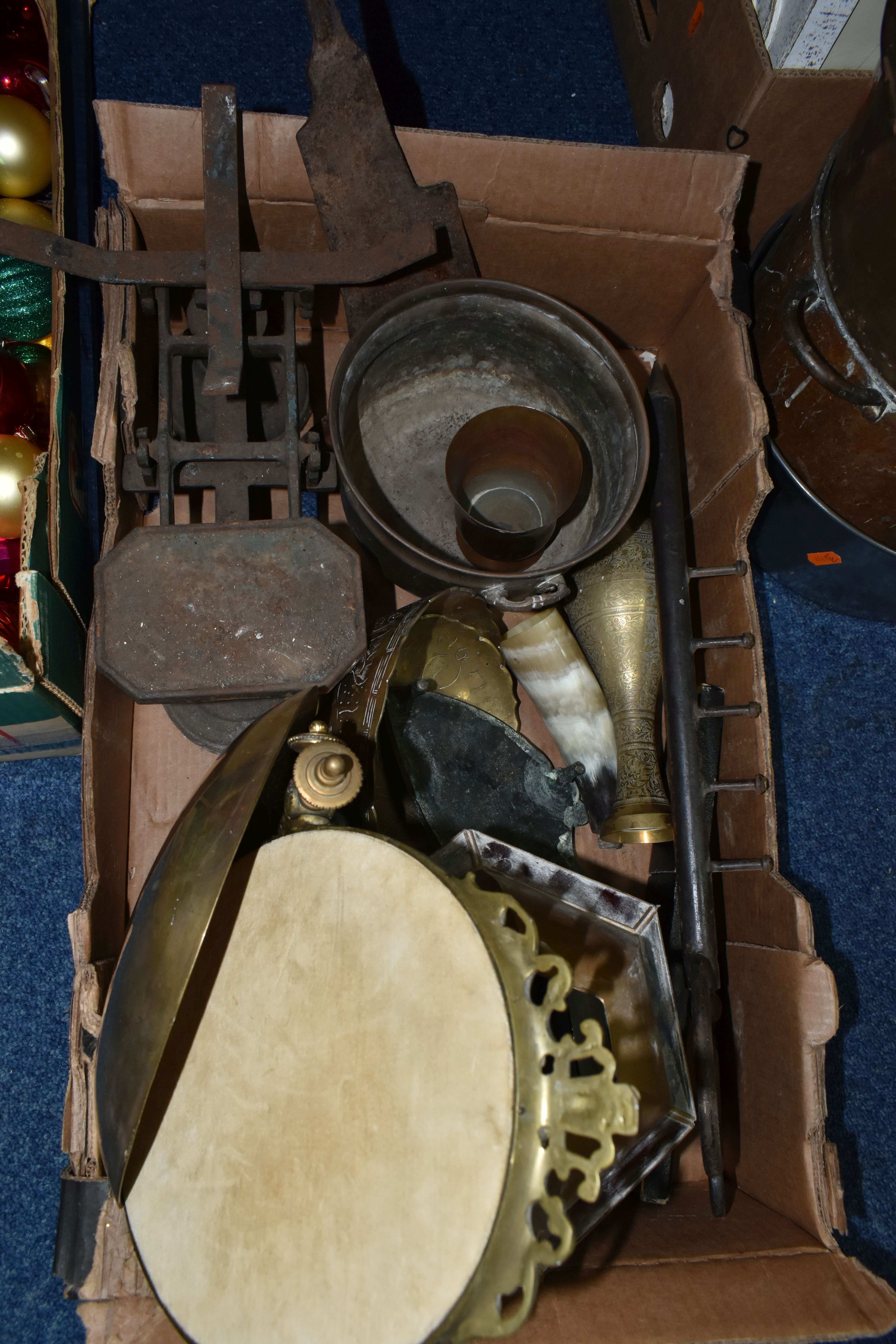 TWO BOXES AND LOOSE METAL WARES AND SUNDRY ITEMS, to include a copper helmet shaped coal scuttle, - Image 5 of 6