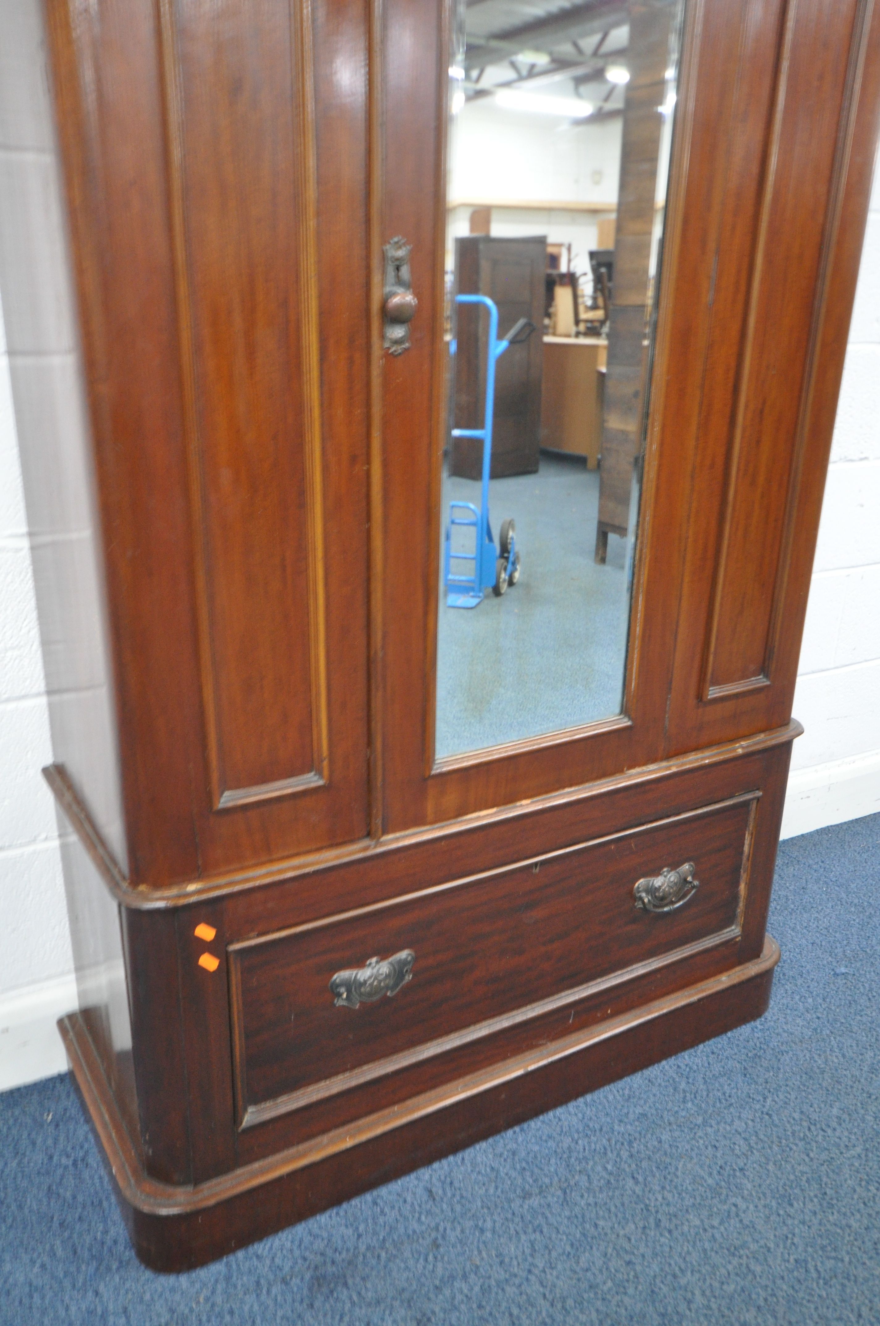 A VICTORIAN MAHOGANY MIRRORED SINGLE DOOR WARDROBE, with a single drawer, width 116cm x depth 43cm x - Image 3 of 3