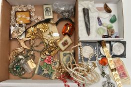 A SELECTION OF MAINLY COSTUME JEWELLERY, to include a faceted quartz bead necklace, a heart