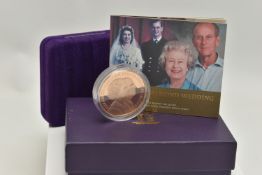 A ROYAL MINT 2007 GOLD PROOF CROWN FOR THIER DIAMOND WEDDING of 1997, 39.94 gram, 916.7 fine 38.