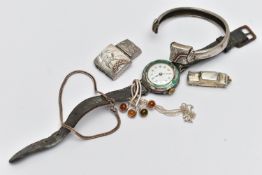 FIVE ITEMS OF JEWELLERY, to include an Edwardian silver enamel watch head, import mark for London