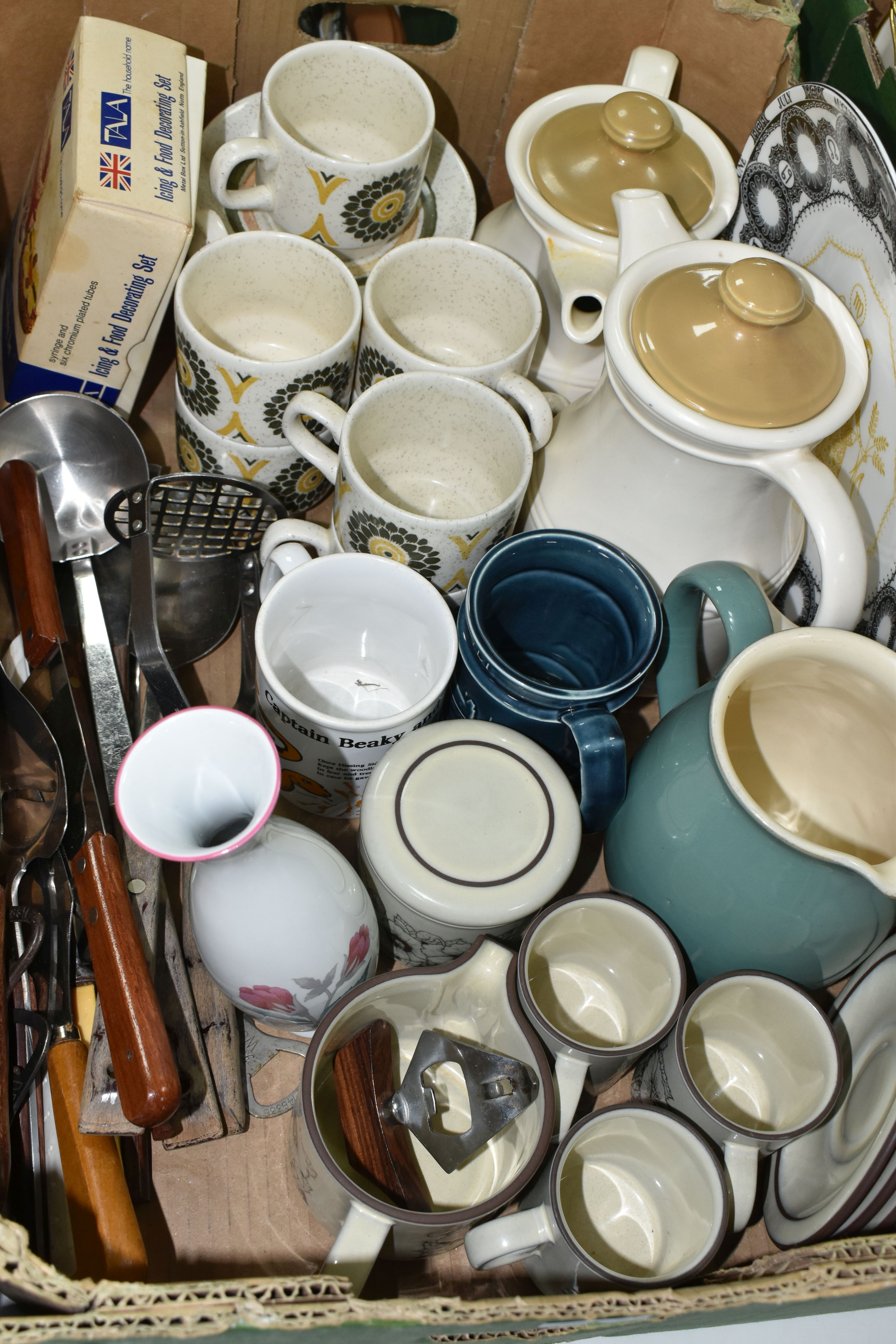 THREE BOXES OF BILTONS AND HORNSEA TEA / COFFEE AND DINNERWARE, SMALL GIFTWARE CERAMICS, ETC, - Image 2 of 6