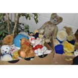 A QUANTITY OF ASSORTED TEDDY BEARS AND SOFT TOYS, mainly modern items, but does include faded golden