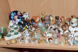 A GROUP OF CERAMICS, GLASS AND OTHER ORNAMENTS, to include six Robertson's jam jazz band figures (