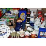FIVE BOXES AND LOOSE ADVERTISING CERAMICS AND GLASS, ETC, to include a Homepride Flour 'Fred' clock,