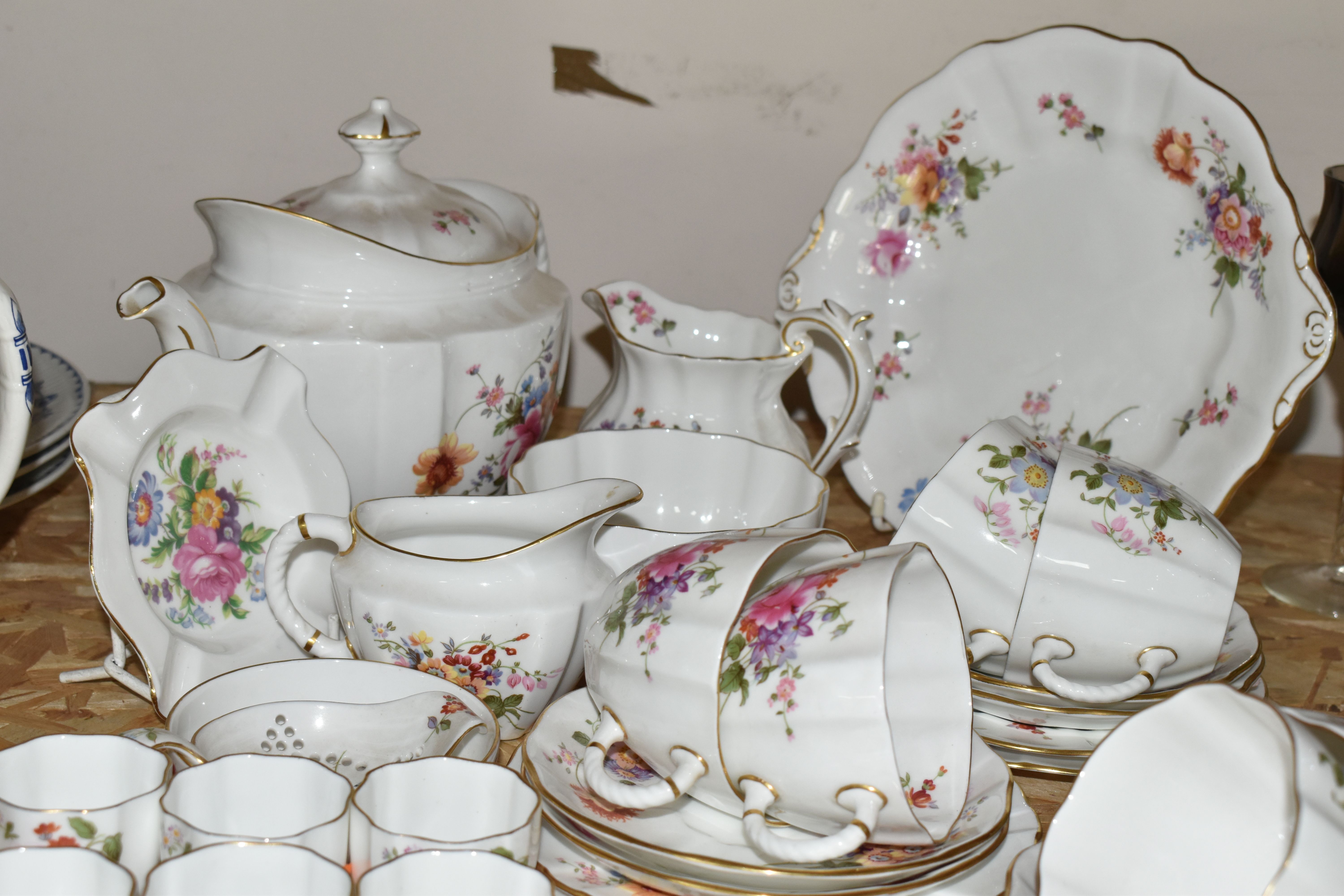 A COLLECTION OF ROYAL CROWN DERBY 'DERBY POSIES' PATTERN TEAWARE, comprising a boxed set of six - Image 2 of 9