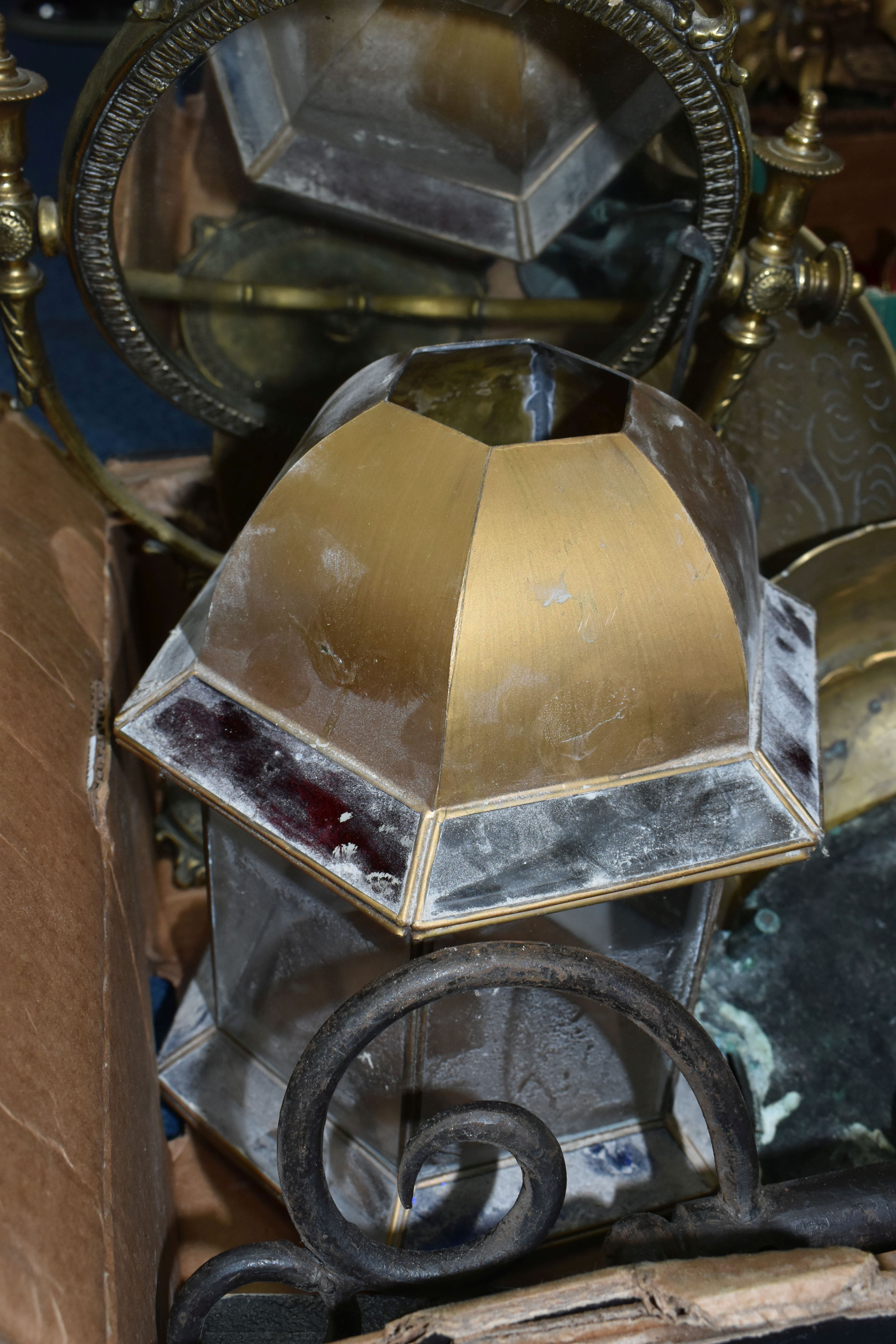 TWO BOXES AND LOOSE METAL WARES AND SUNDRY ITEMS, to include a copper helmet shaped coal scuttle, - Image 4 of 6