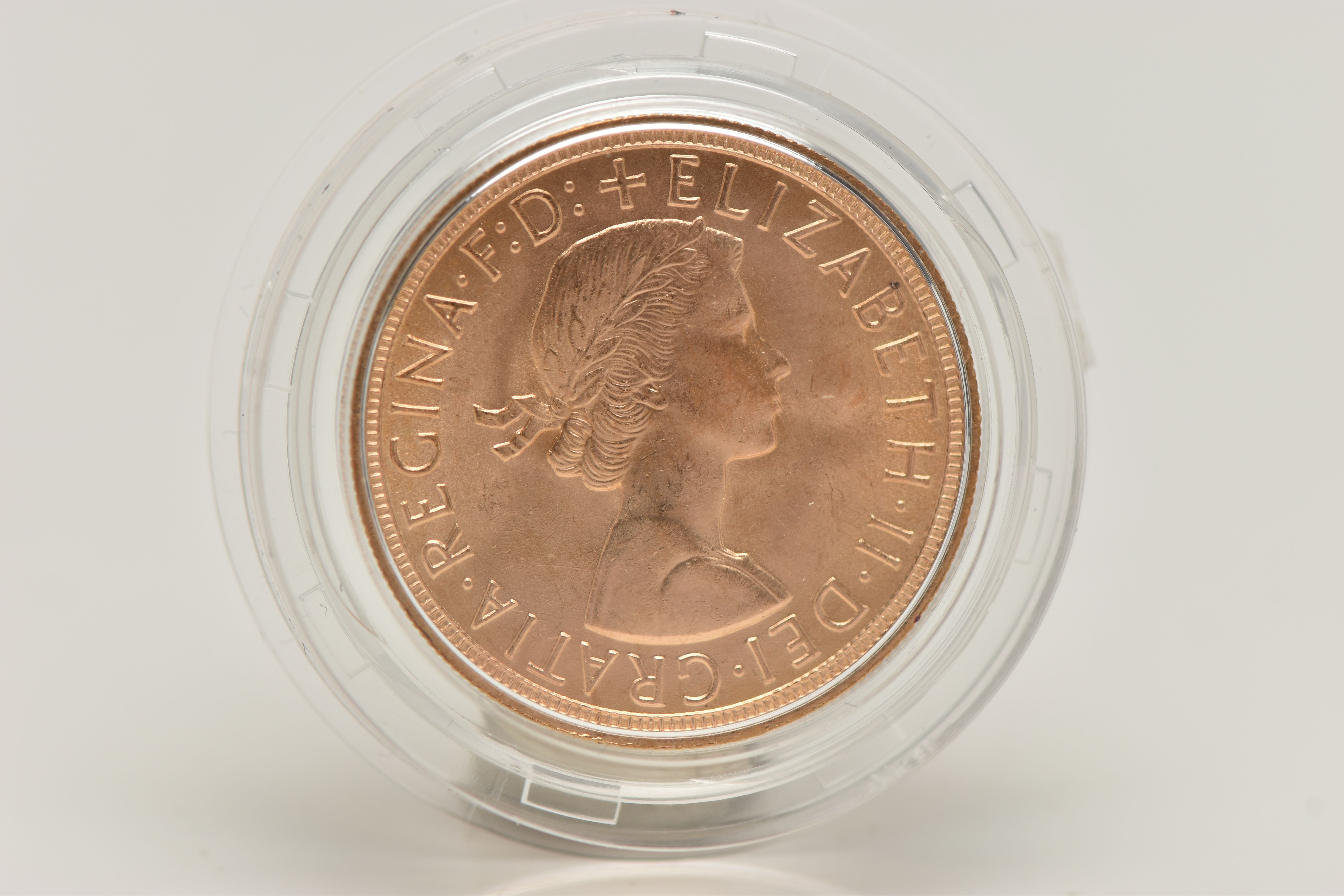 ROYAL MINT FULL GOLD SOVEREIGN COIN QUEEN ELIZABETH II 1957, .916 fine, 7.98 gram, 22.05mm Mintage - Image 2 of 2