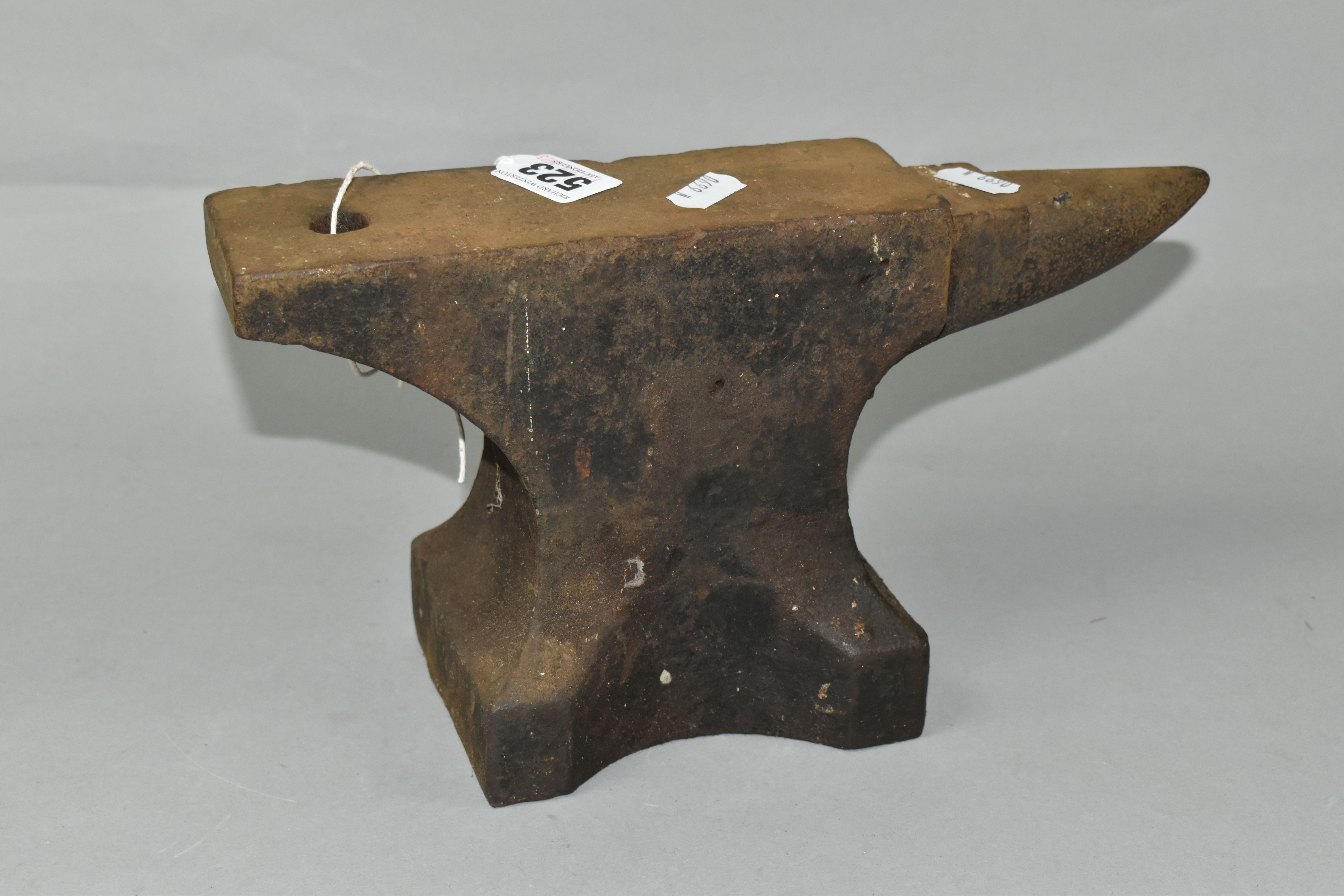 A SMALL CAST IRON ANVIL, height 15.5cm x length 28.5cm approx. - Image 2 of 2