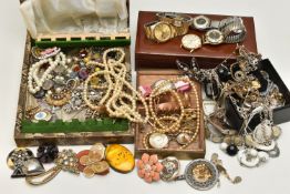 GENTS WRISTWATCHES AND ASSORTED COSTUME JEWELLERY, to include a gents 'Seiko 5 automatic'