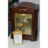 AN EARLY 20TH CENTURY MAHOGANY CASED JUNGHANS WURTTEMBERG MANTEL CLOCK, the rectangular gilt dial