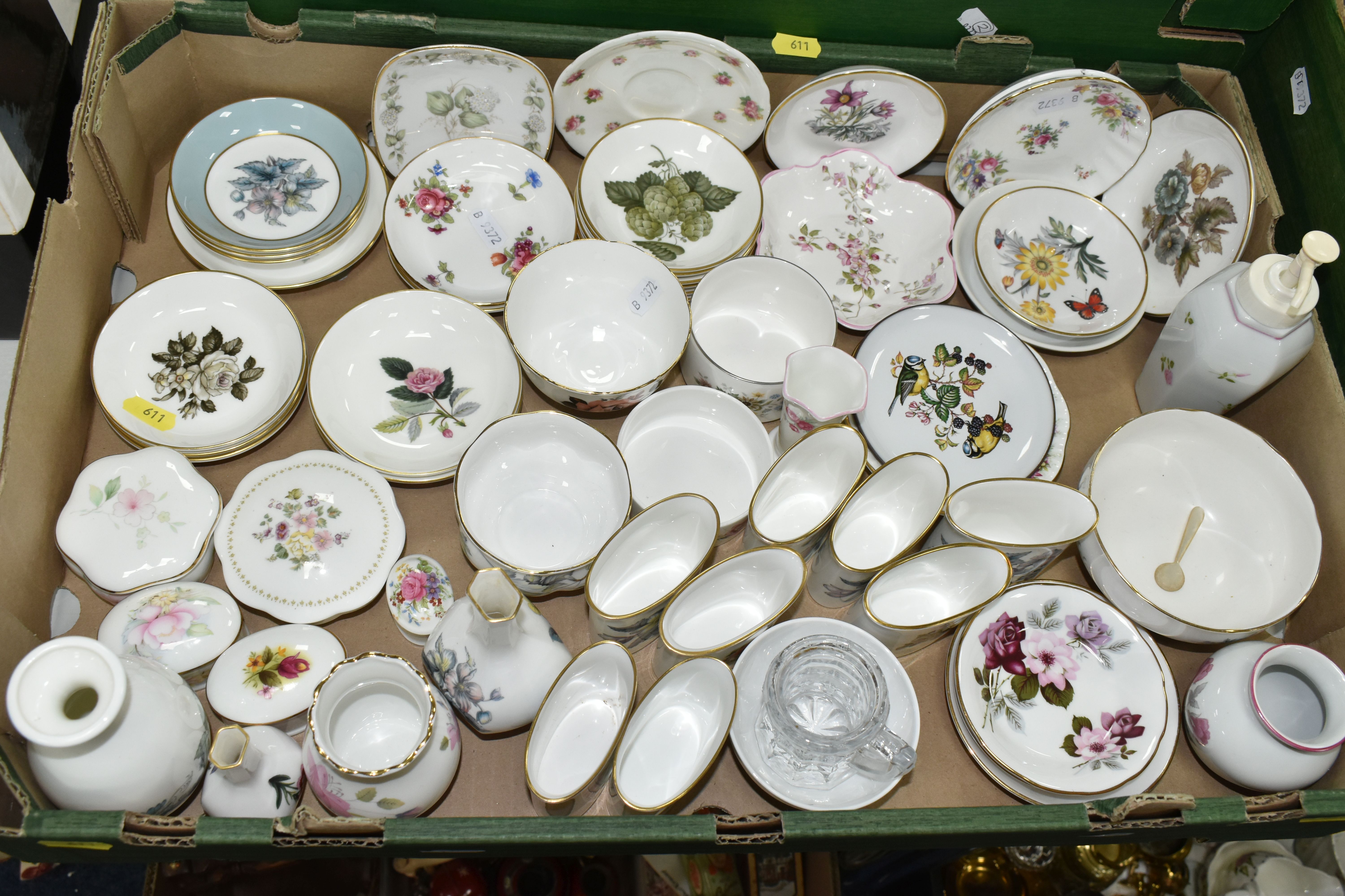 THREE BOXES OF BILTONS AND HORNSEA TEA / COFFEE AND DINNERWARE, SMALL GIFTWARE CERAMICS, ETC, - Image 4 of 6