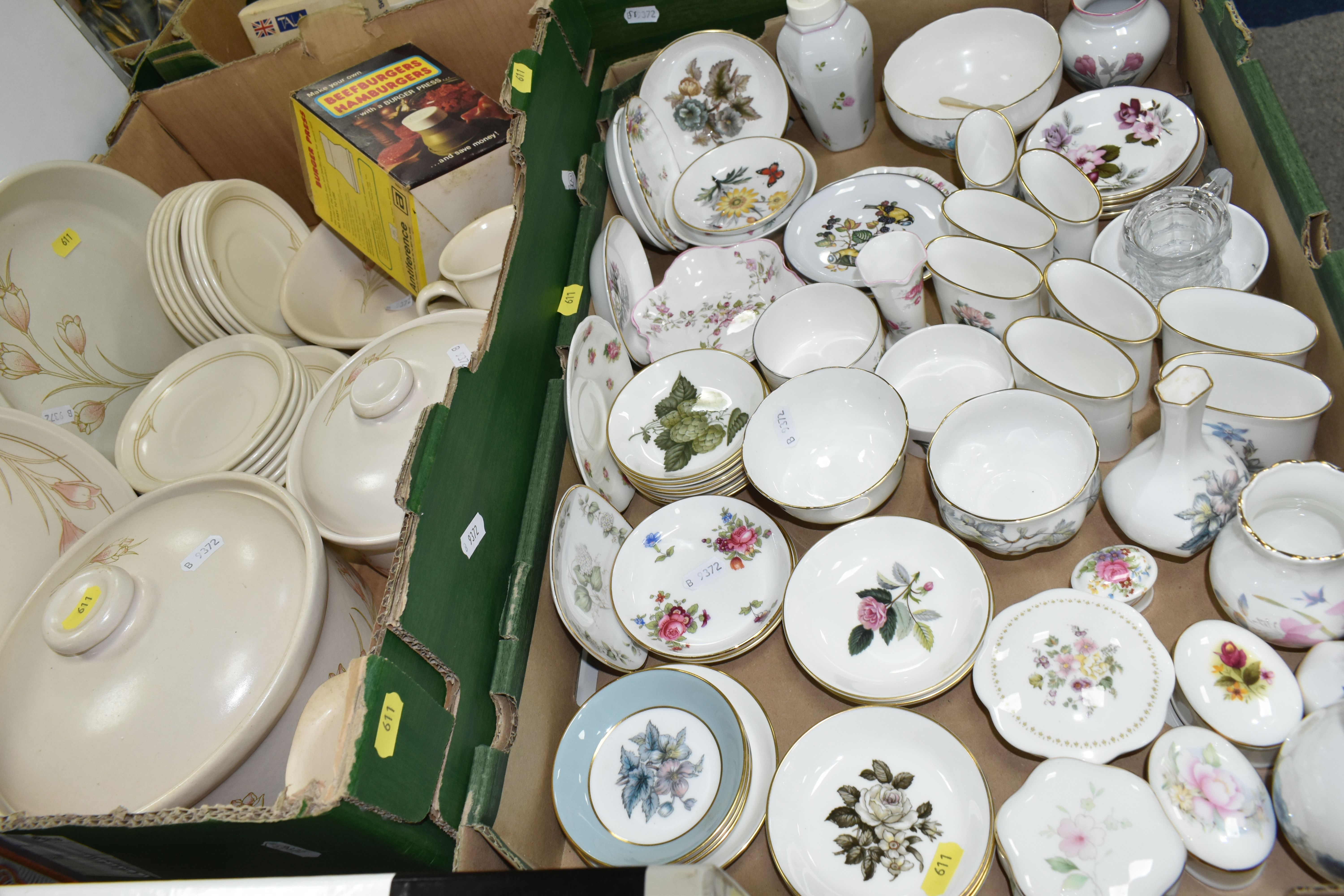 THREE BOXES OF BILTONS AND HORNSEA TEA / COFFEE AND DINNERWARE, SMALL GIFTWARE CERAMICS, ETC, - Image 5 of 6