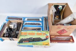 A QUANTITY OF BOXED OO GAUGE AIRFIX MODEL RAILWAY ITEMS, to include rebuilt Royal Scot class '