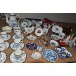 A GROUP OF CERAMICS, comprising a Royal Worcester 'Mansfield' pattern coffee set, coffee pot,