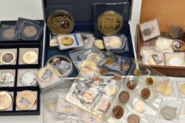 A BOX OF COINS AND COMMEMORATIVES, to include two x .585 gold replica 2011 proof coins, many 999