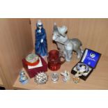 A GROUP OF CERAMICS AND GLASSWARE, comprising a Royal Doulton figure 'Masque' HN2554, 'Lladro