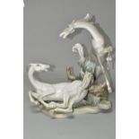 A LLADRO 'GROUP OF HORSES' FIGURINE, 1022 design by Fulgencio Garcia 1969-2005, height 37cm (1) (