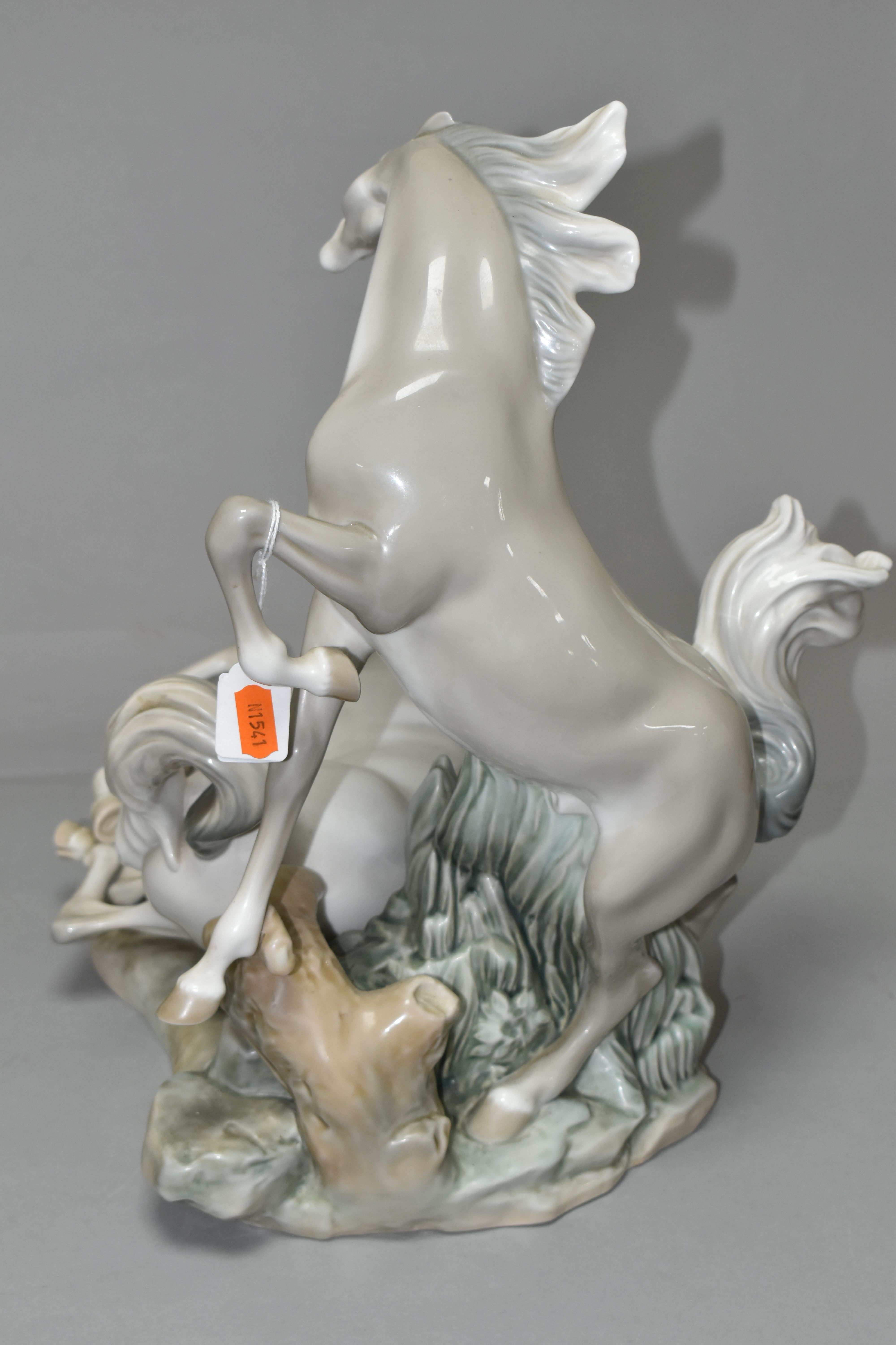 A LLADRO 'GROUP OF HORSES' FIGURINE, 1022 design by Fulgencio Garcia 1969-2005, height 37cm (1) ( - Image 9 of 10