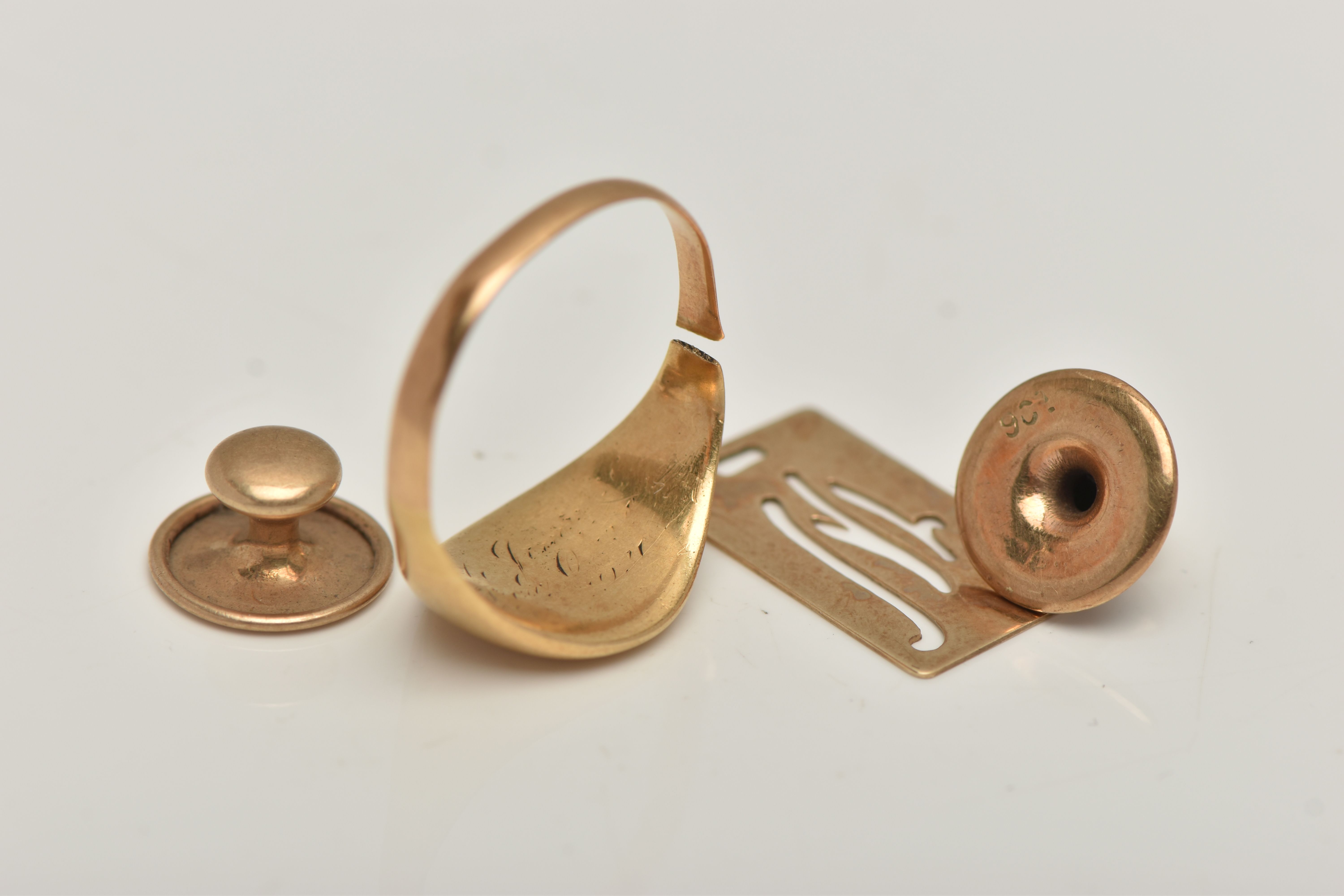 A SIGNET RING, PENDANT AND TWO DRESS STUDS, AF yellow metal signet ring, worn engraving to the - Image 3 of 3