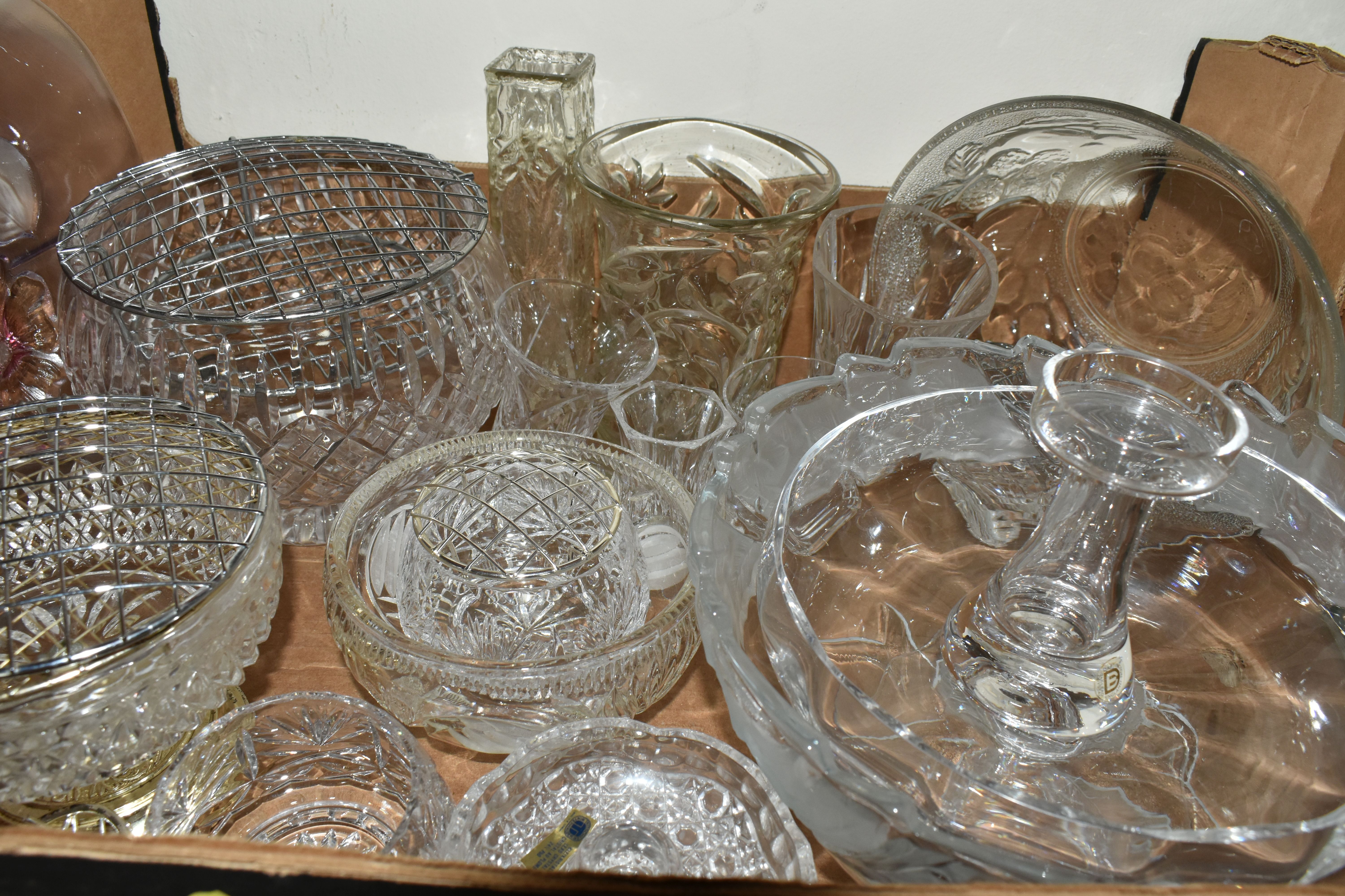FOUR BOXES OF CERAMICS AND GLASSWARE, to include three cut glass rose bowls, fruit bowl, a - Image 6 of 8