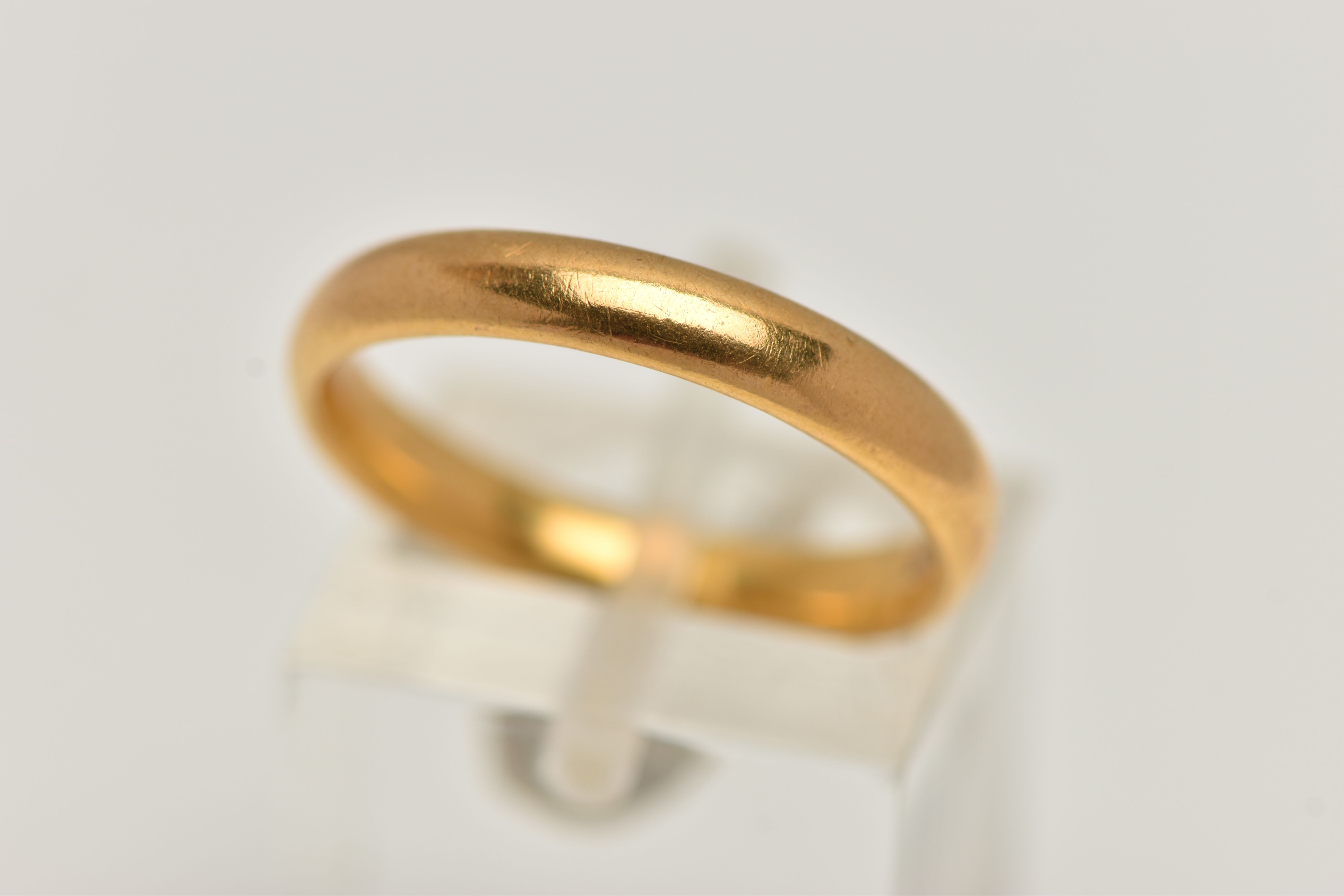A 22CT GOLD BAND RING, polished band, approximate band width 3.3mm, hallmarked 22ct Birmingham, ring