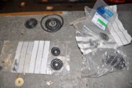 A LARGE QUANTITY OF O RINGS OF VARIOUS SIZES (see pics for sizes)(this lot is located at another