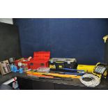 TWO PLASTIC TOOLBOXES AND A BOX CONTAINING TOOLS and a B&Q laser level including a Record Solo 15