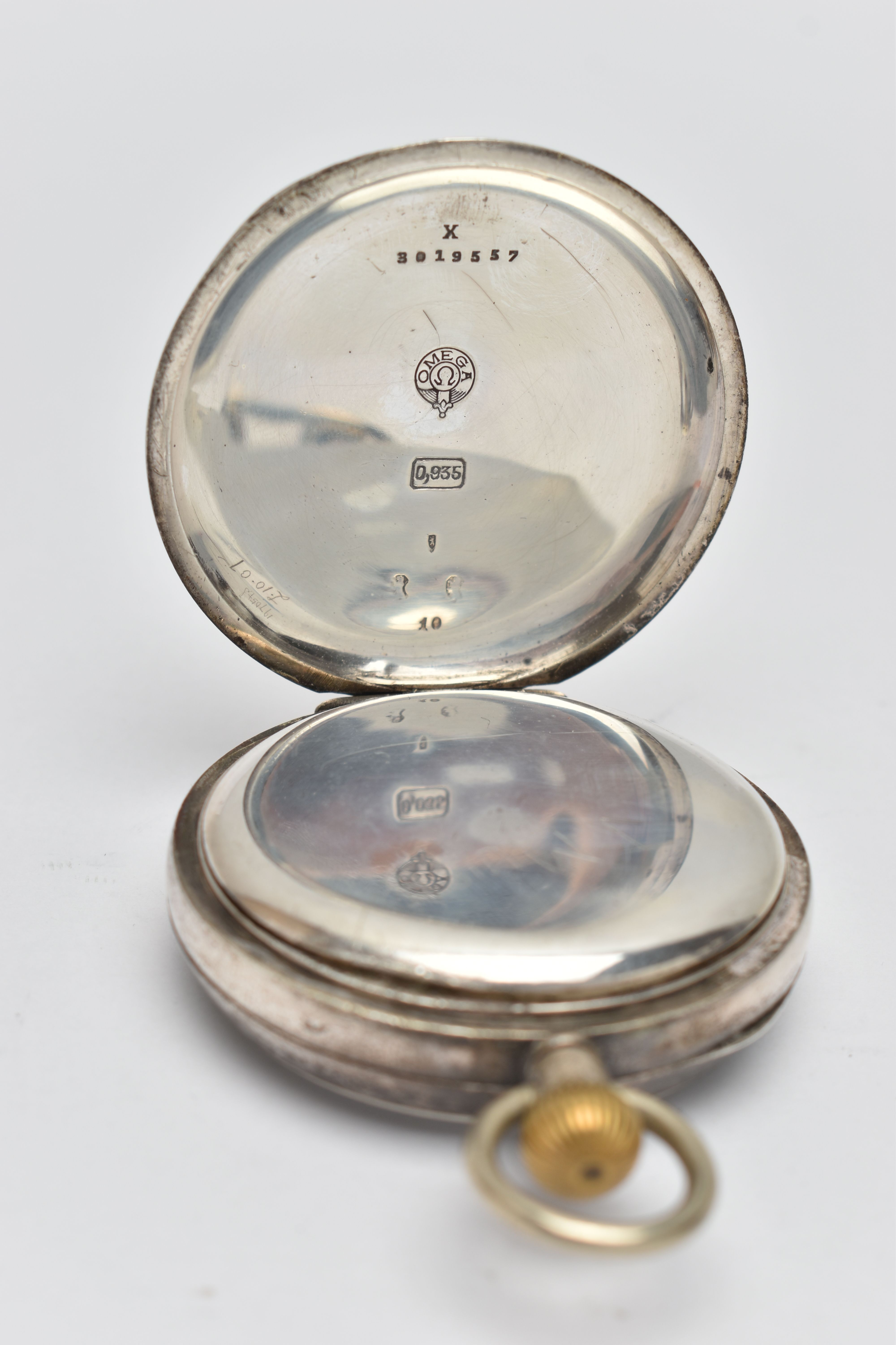 AN OPEN FACE POCKET WATCH, manual wind, round white dial, Roman numerals, subsidiary seconds dial at - Image 4 of 5