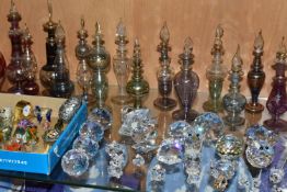 A COLLECTION OF SWAROVSKI CRYSTAL, EGYPTIAN SCENT BOTTLES AND SUNDRY ITEMS, to include Swarovski