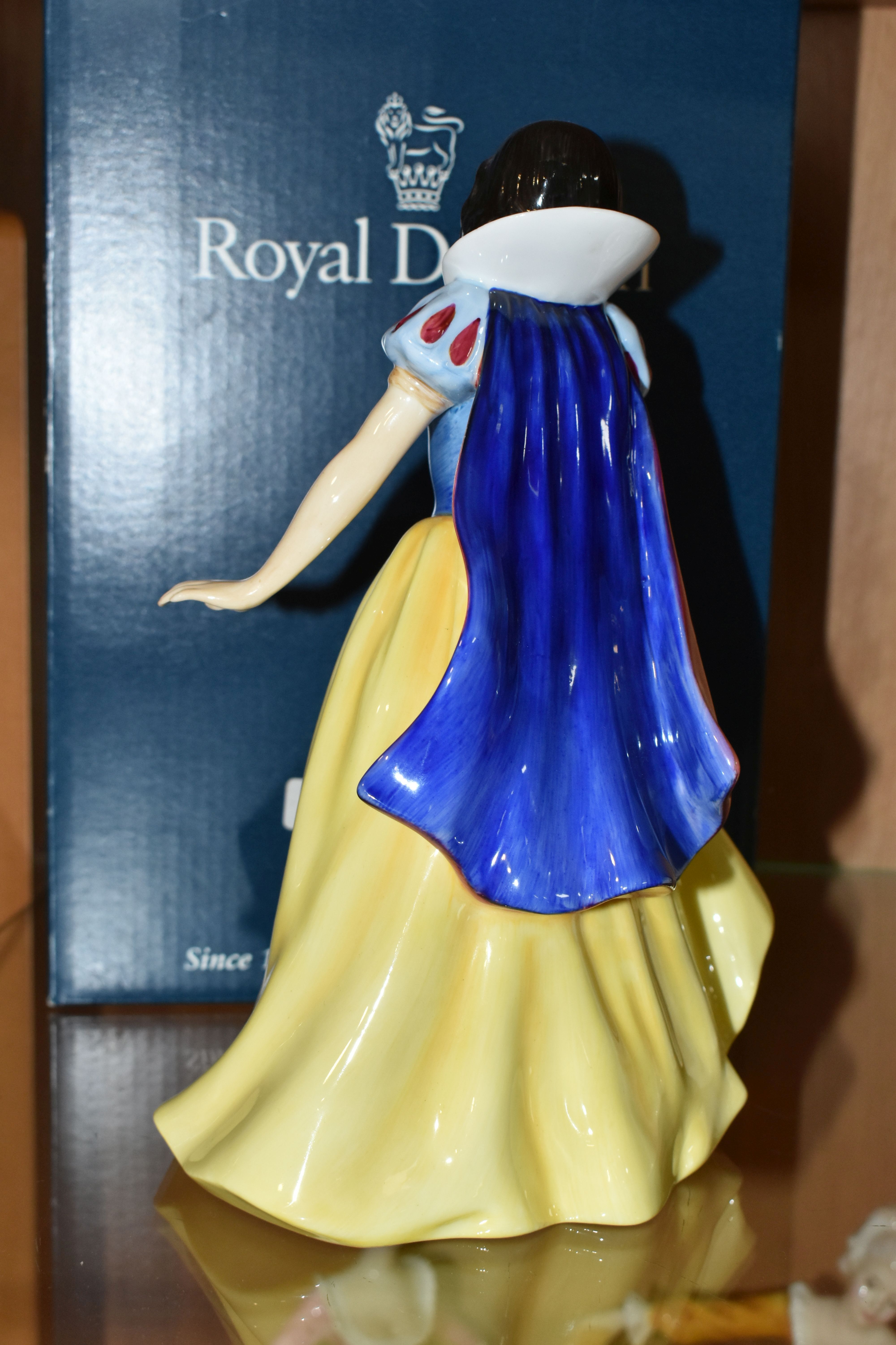 A BOXED ROYAL DOULTON LIMITED EDITION 'SNOW WHITE' FROM THE DISNEY PRINCESS COLLECTION' HN3678, no. - Image 2 of 3