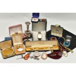 AN ASSORTMENT OF SILVER AND COSTUME JEWELLERY, to include a late Victorian silver floral brooch,