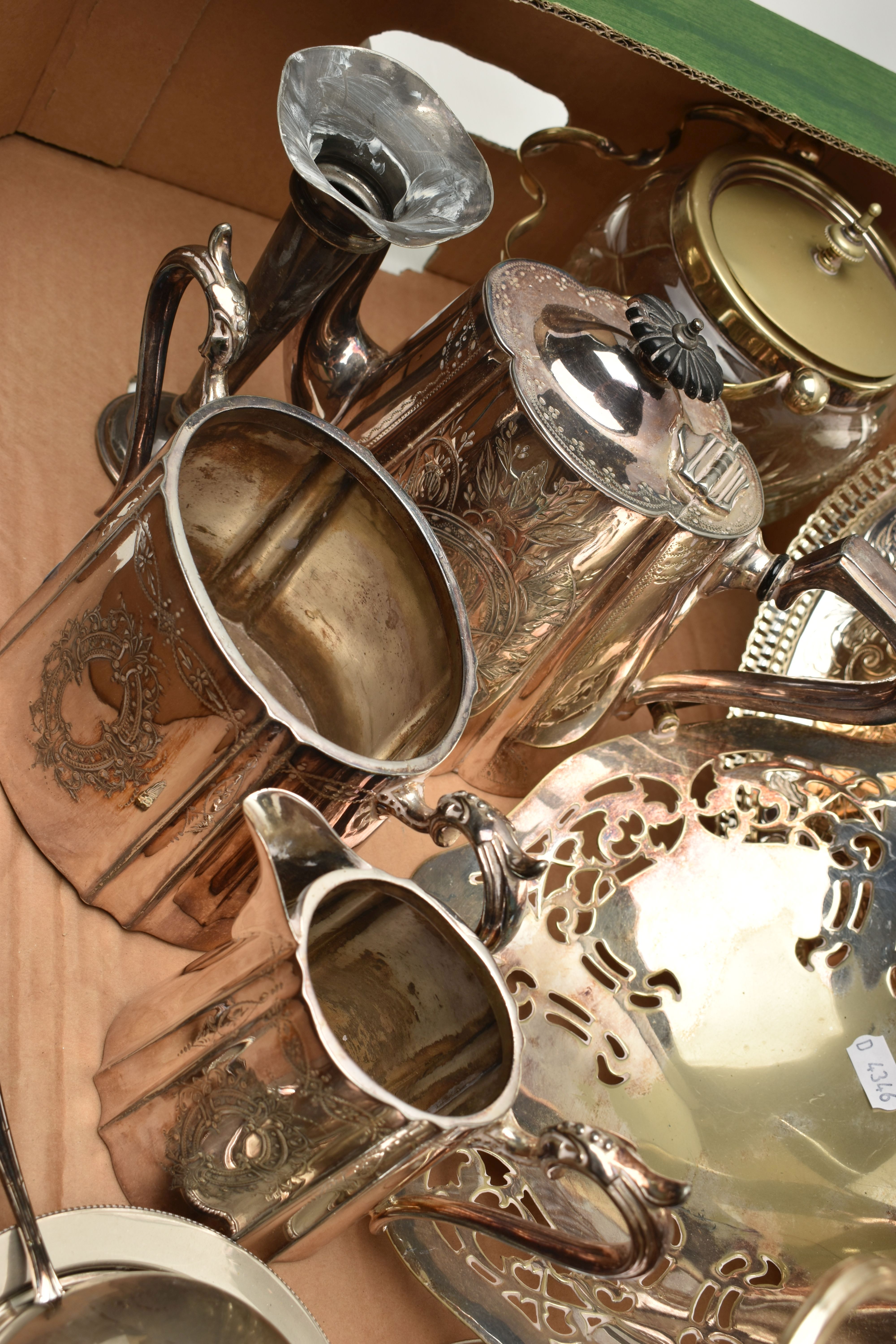 A BOX OF MAINLY SILVER PLATED WARE, to include a pair of chambersticks, a dressing table set, a - Image 5 of 5