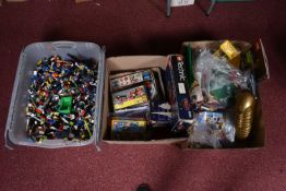A LARGE QUANTITY OF UNBOXED LOOSE LEGO, BUILT MODELS AND VITAGE CONSTRUCTION SETS, to include two