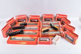 A QUANTITY OF BOXED AND UNBOXED MAINLY TRI-ANG HORNBY AND HORNBY OO GAUGE FREIGHT ROLLING STOCK,