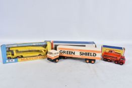 TWO BOXED MATCHBOX KING SIZE MODEL DIE-CAST VEHICLES WITH ONE OTHER, the first a 8-Wheel Tipper