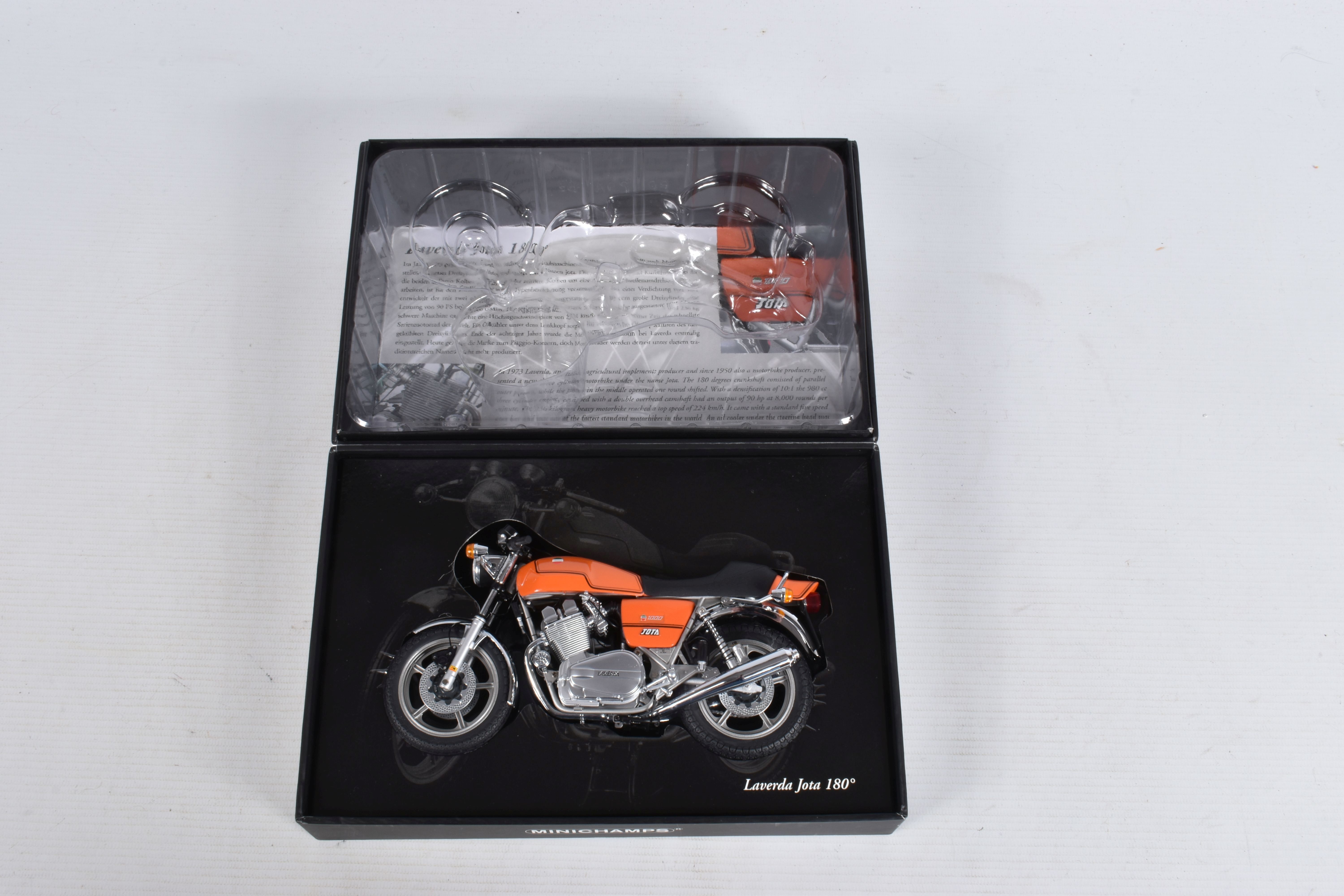 TWO BOXED MINICHAMPS PAULS MODEL ART CLASSIC BIKE SERIES 1:12 MODEL MOTORBIKES, a Laverda Jota 180 - Image 11 of 13