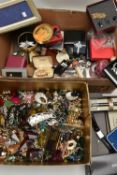 A BOX OF ASSORTED COSTUME JEWELLERY AND ITEMS, to include a boxed 'Parker fountain pen, a boxed '