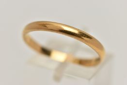 A 22CT GOLD BAND RING, polished band ring, approximate width 2.5mm, hallmarked 22ct Birmingham, ring