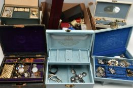 A SELECTION OF COSTUME JEWELLERY AND EMPTY JEWELLERY BOXES, to include vintage jewellery boxes