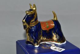 A BOXED ROYAL CROWN DERBY IMARI SCOTTISH TERRIER, issued 2004-08, gold button stopper, height