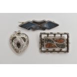 TWO HARDSTONE BROOCHES AND A HEART PENDANT, the first a silver blue lace agate brooch, hallmarked '