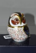 A BOXED ROYAL CROWN DERBY IMARI TAWNY OWL PAPERWEIGHT, issued 2002, 21st anniversary gold button