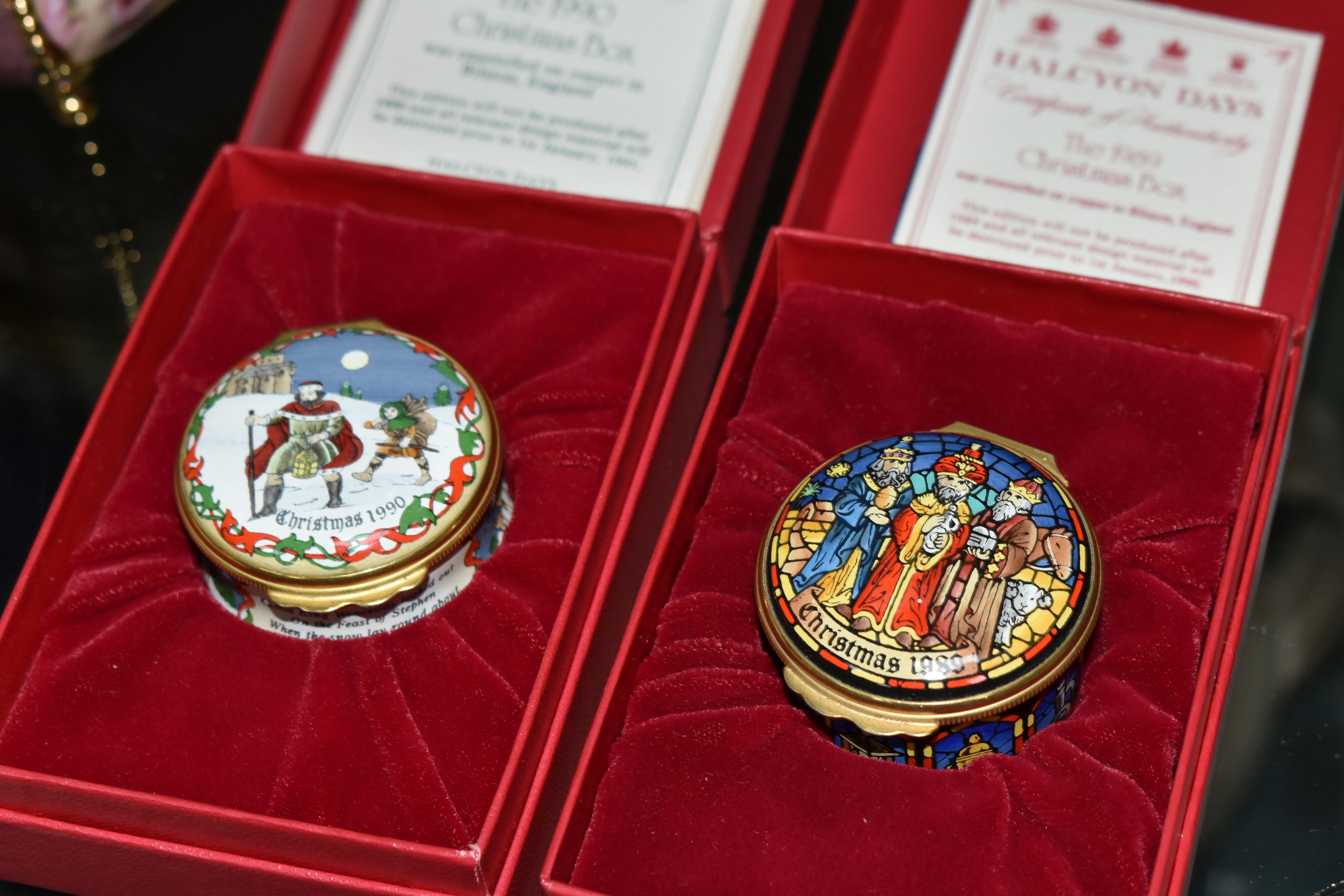 A COLLECTION OF ENAMELLED PILL BOXES, seven boxed Halcyon Days pill boxes comprising 1996 Year of - Image 7 of 9