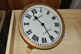 A PULSYNETIC ELECTRIC CAST IRON WALL CLOCK, repainted gilt case frame, cast painted 30cm / 12 dial